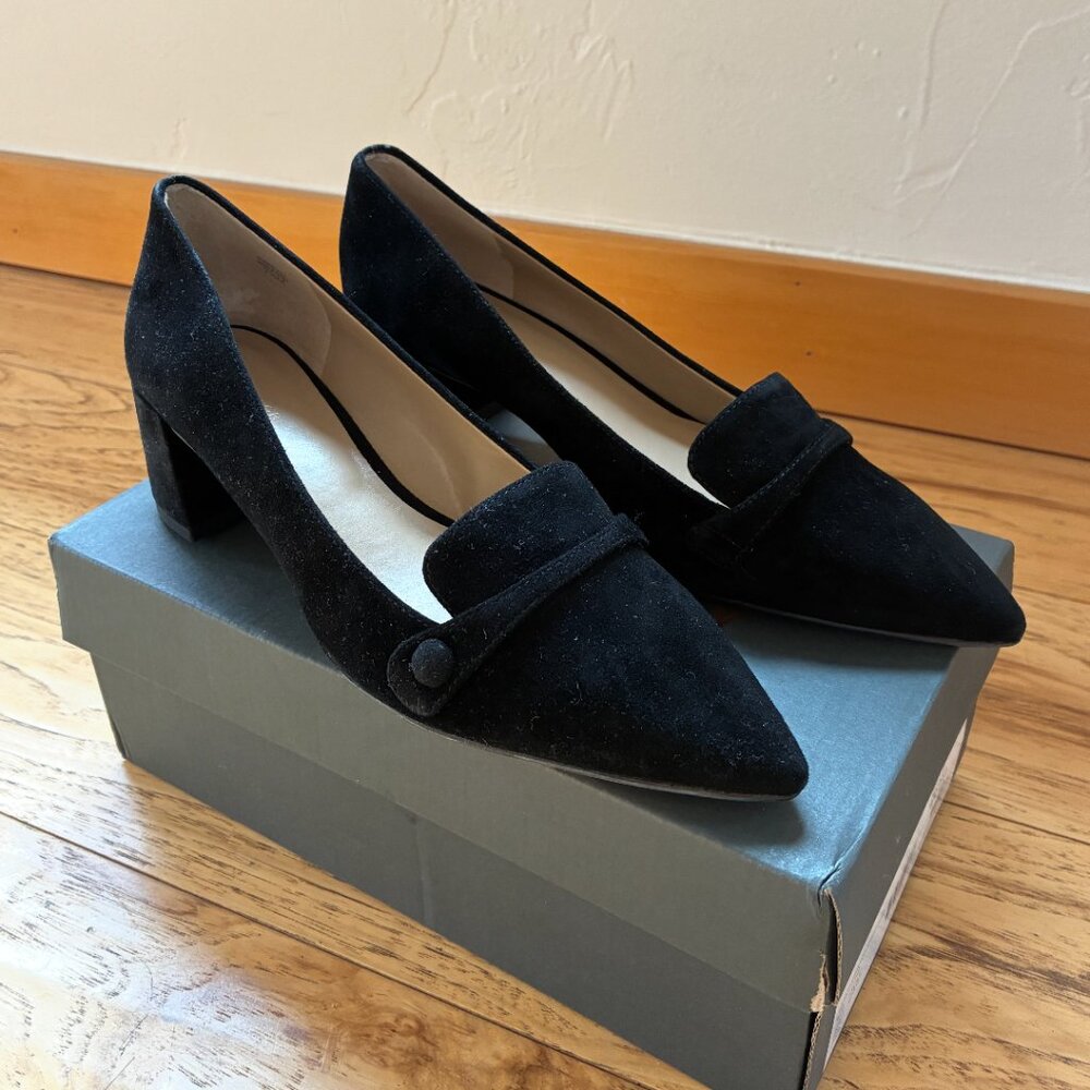 Ann Taylor Black Suede Pump